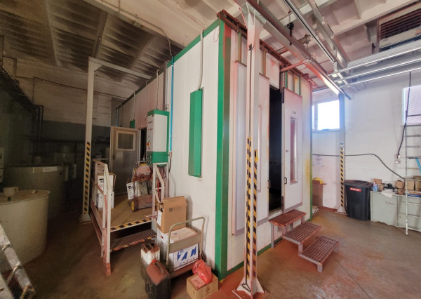 Hala s lakovňou v Nitre na predaj