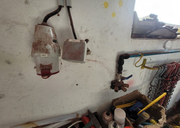 Hala s lakovňou v Nitre na predaj