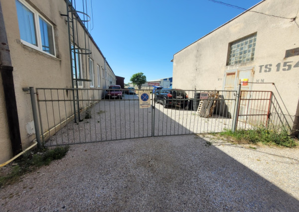 Hala s lakovňou v Nitre na predaj