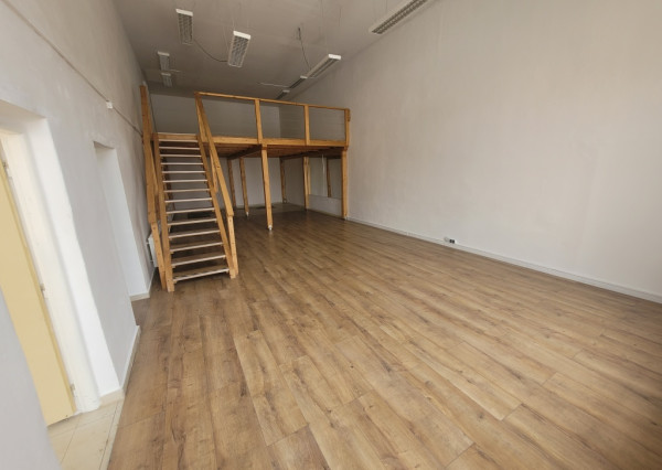 Prevádzkové priestory v centre Nitry s parkovaním - prenájom