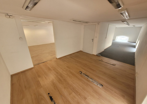 Prevádzkové priestory v centre Nitry s parkovaním - prenájom