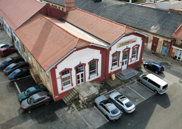 Prevádzkové priestory v centre Nitry s parkovaním - prenájom