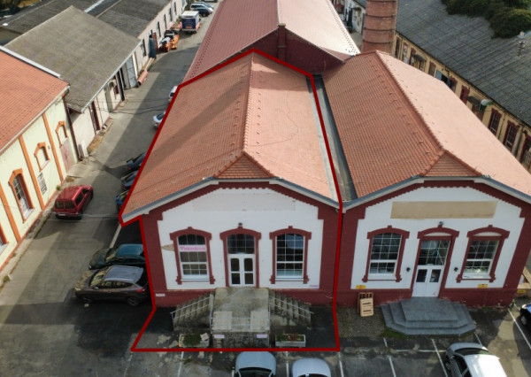 Prevádzkové priestory v centre Nitry s parkovaním - prenájom