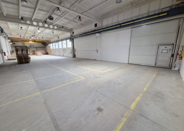 Výrobná hala s mostovým žeriavom v Nitre na prenájom