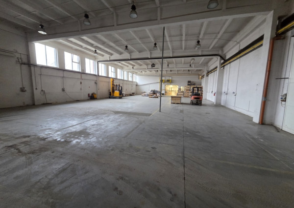 Výrobná hala s mostovým žeriavom v Nitre na prenájom