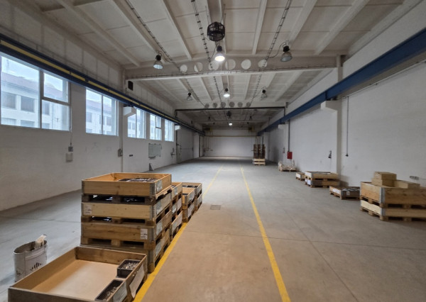 Výrobná hala s mostovým žeriavom v Nitre na prenájom