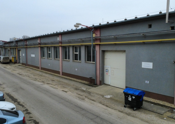 Výrobná hala s mostovým žeriavom v Nitre na prenájom