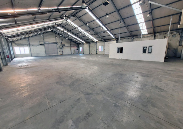 Výrobná hala so zázemím v Nitre na prenájom