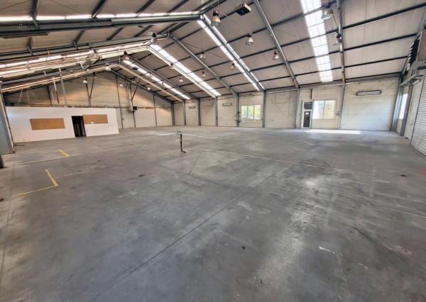 Výrobná hala so zázemím v Nitre na prenájom