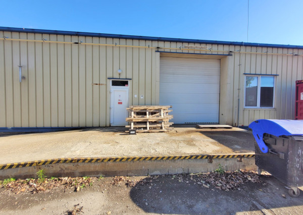 Výrobná hala so zázemím v Nitre na prenájom