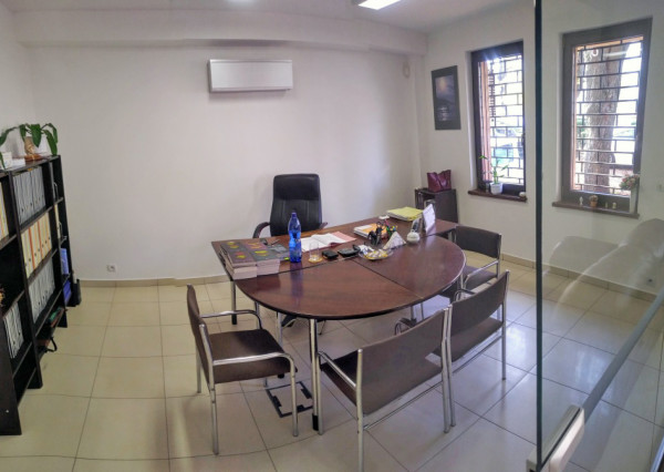 Kancelárie s garážovým parkovaním v centre Nitry na prenájom