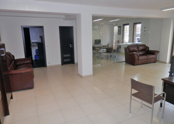 Kancelárie s garážovým parkovaním v centre Nitry na prenájom