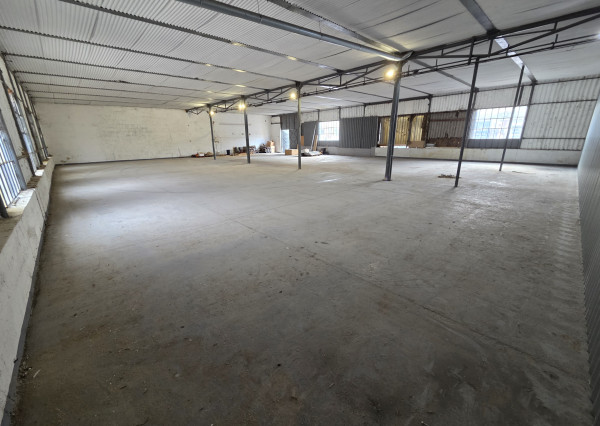 Prenájom skladových priestorov – centrum Nitry, Mostná ulica