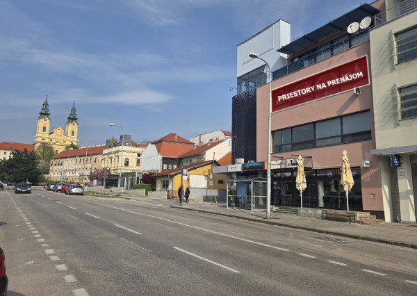 Prevádzkové priestory v centre Nitry na prenájom