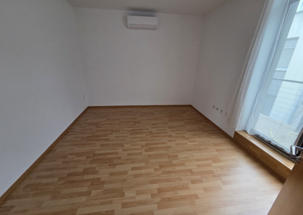 Reprezentatívne kancelárske priestory s terasou v centre Nitry na prenájom