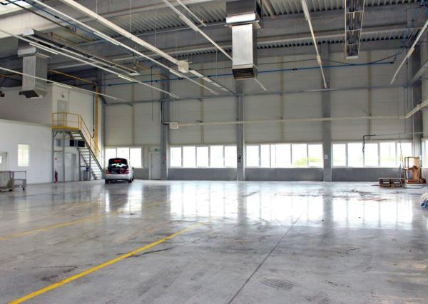 Prenájom výrobnej haly s administratívou a spevnenými plochami – samostatný areál
