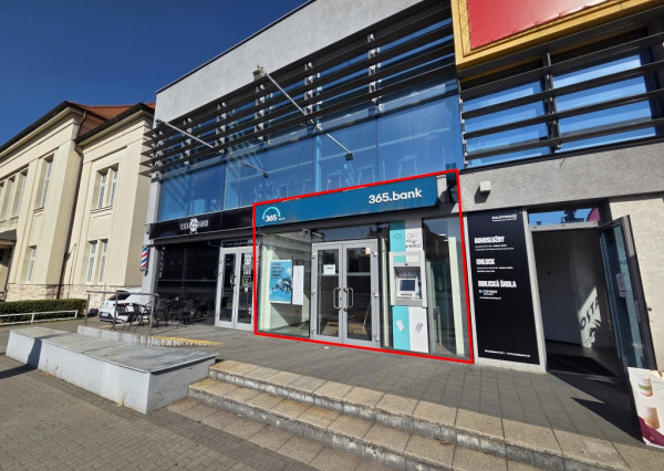 Prenájom obchodného priestoru s výkladom – centrum Nitry