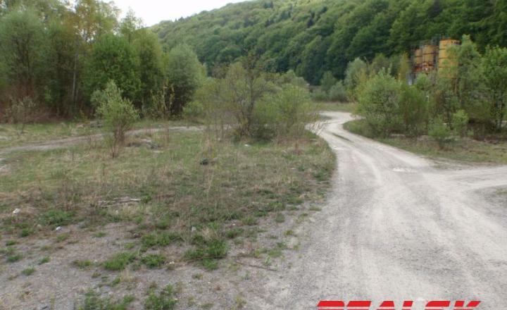 Pozemok 8975m2 vedľa dialnice Šášovské Podhradie - fotografia 3