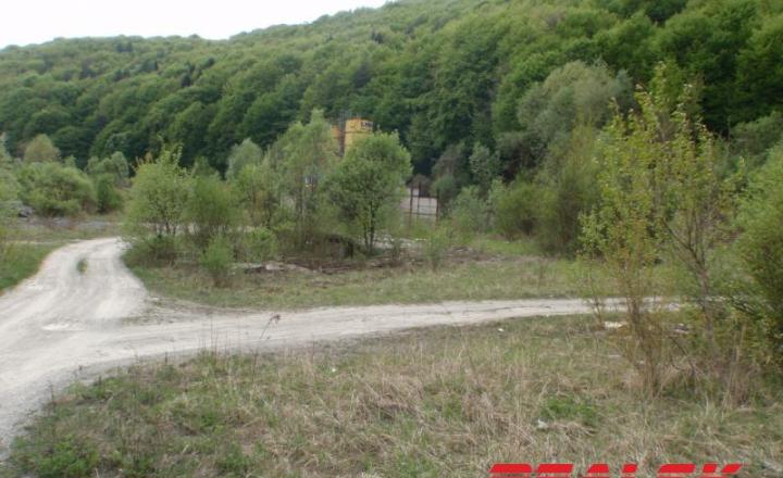 Pozemok 8975m2 vedľa dialnice Šášovské Podhradie - fotografia 4