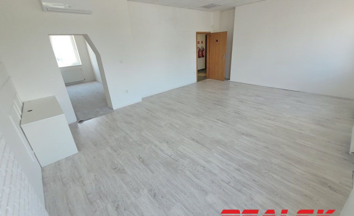 Administratívne priestory v Nitre na prenájom - fotografia 15