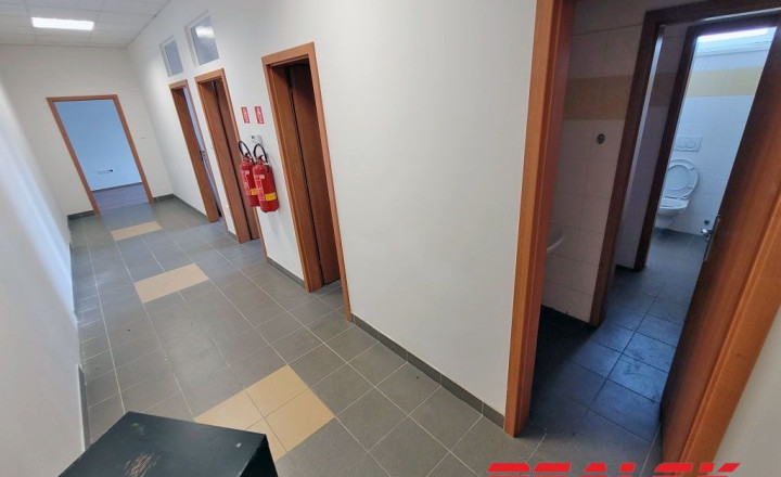 Administratívne priestory v Nitre na prenájom - fotografia 18