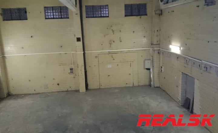 Hala 460m2 pre výrobu  alebo sklad - fotografia 8