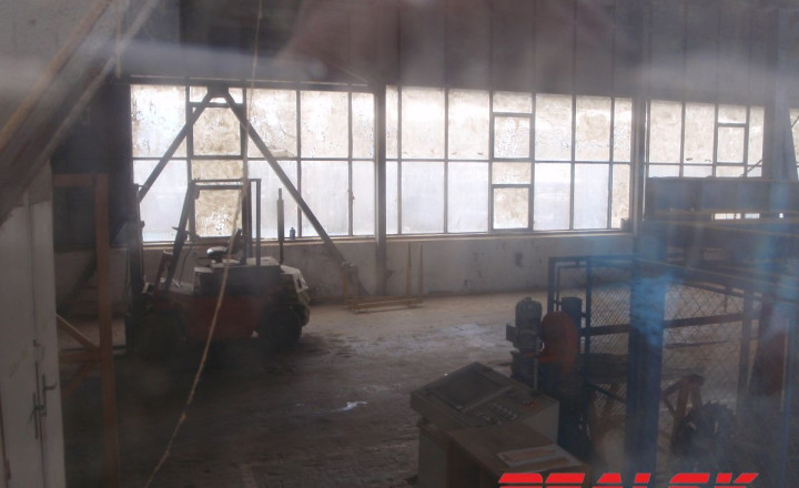 Hala 420m2 pre výrobu  alebo sklad - fotografia 8
