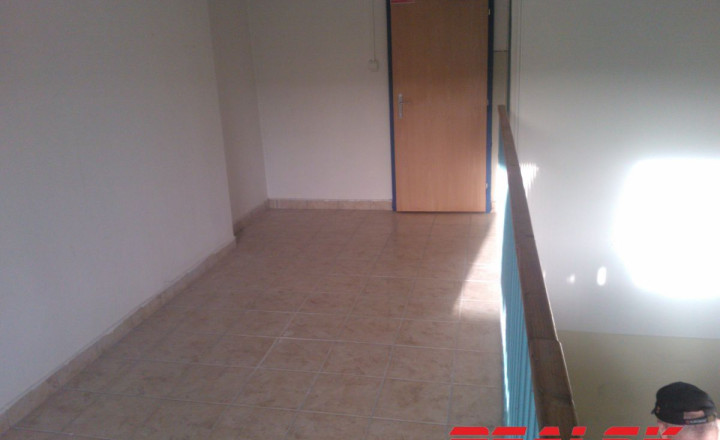 Priestory 1000m2 na výrobu alebo obchod - fotografia 10