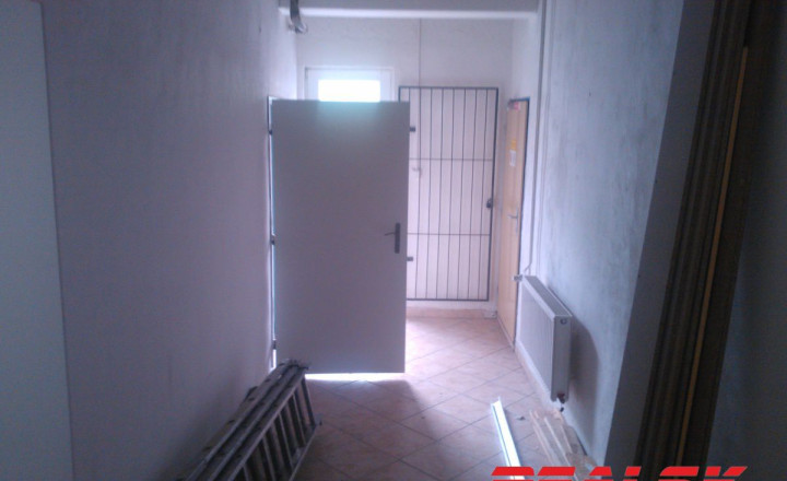 Priestory 1000m2 na výrobu alebo obchod - fotografia 12