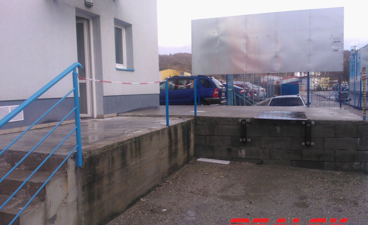Priestory 1000m2 na výrobu alebo obchod - fotografia 14