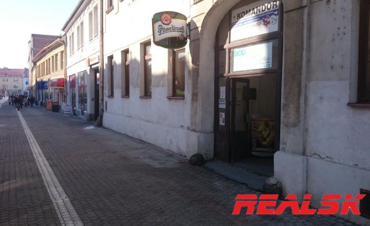Priestor 52m2 pre obchod alebo služby - fotografia 7