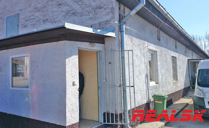 Priestor 318m2 možné aj rozdeliť na 150m2+168m2 na prenájom - fotografia 5