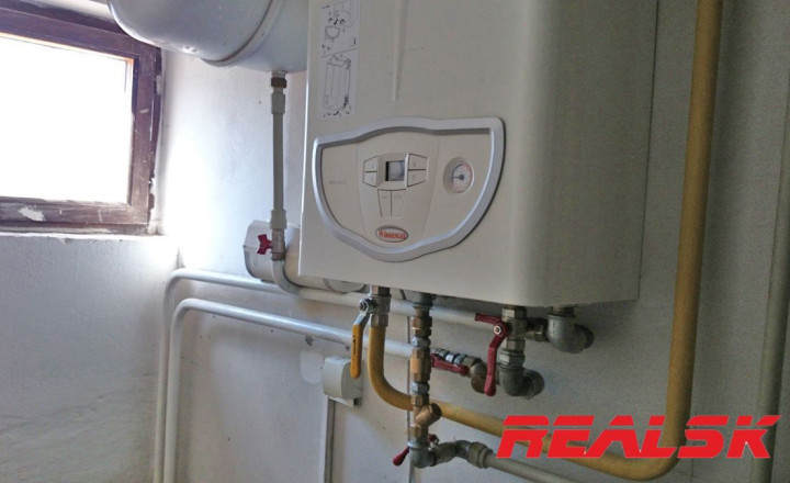 Priestor 318m2 možné aj rozdeliť na 150m2+168m2 na prenájom - fotografia 12