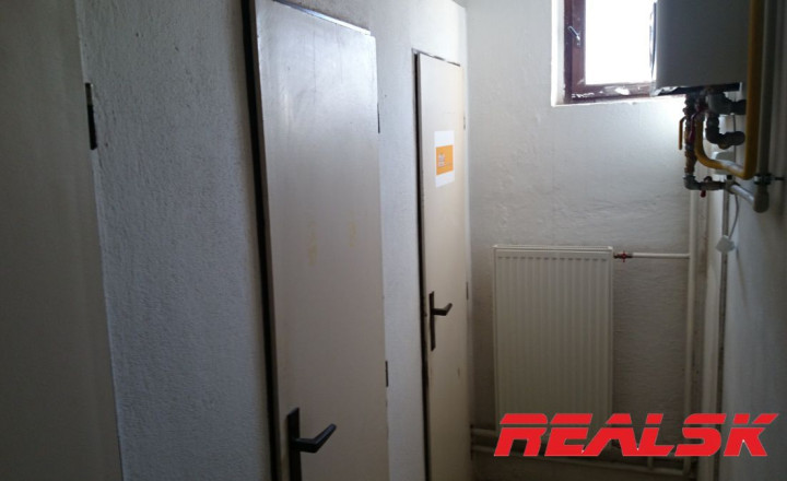Priestor 318m2 možné aj rozdeliť na 150m2+168m2 na prenájom - fotografia 14