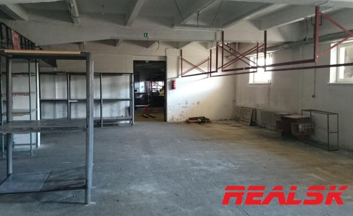 Hala 410m2 s rampou - fotografia 16