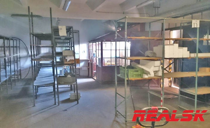 Hala 410m2 s rampou - fotografia 17