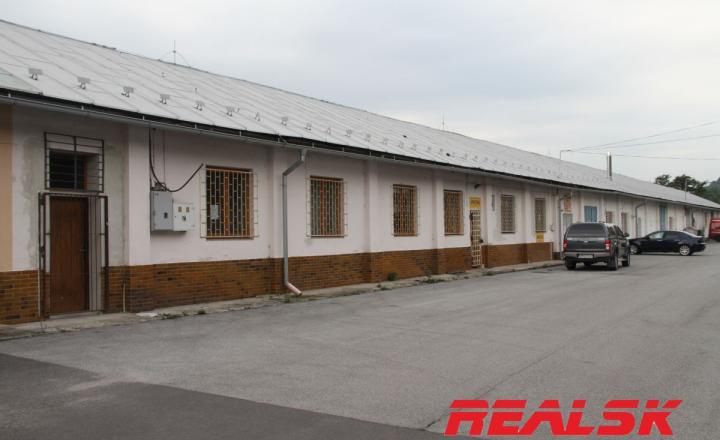 Objekt 740m2 na prenájom - fotografia 1