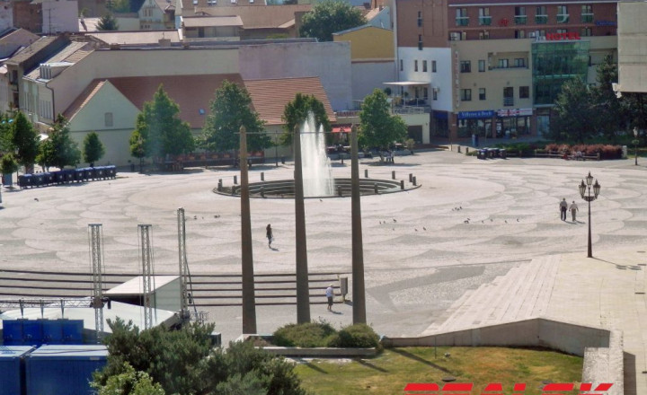Unikátny 4-izbový byt s krásnym výhľadom v centre Nitry na prenájom - fotografia 8