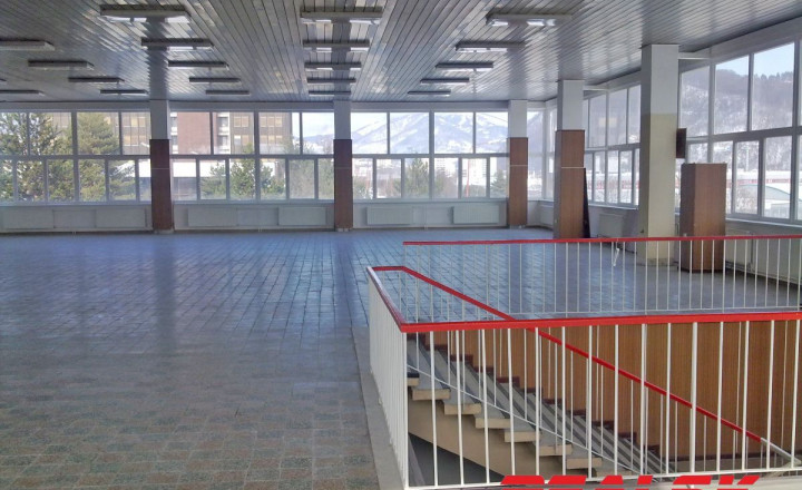 Poschodie 900m2  Zvolenská cesta - fotografia 3