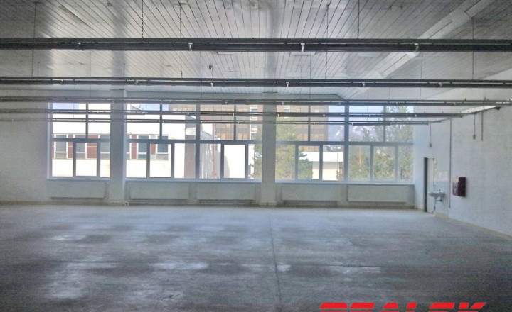 Poschodie 900m2  Zvolenská cesta - fotografia 4