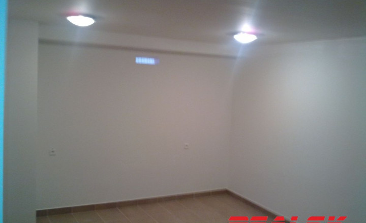 Poschodie 900m2  Zvolenská cesta - fotografia 9