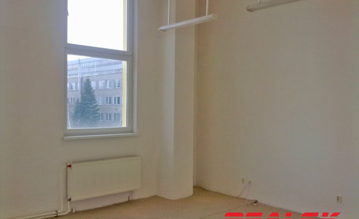 Poschodie 900m2  Zvolenská cesta - fotografia 12