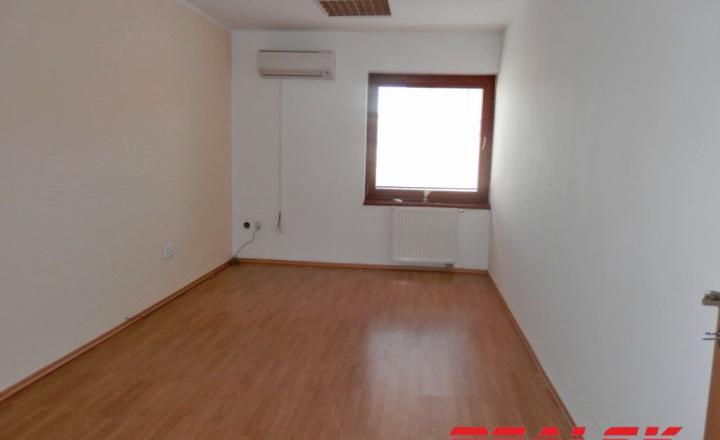 Prevádzková budova v centre Nitry na predaj - fotografia 14