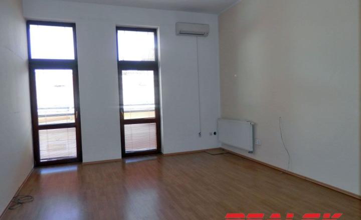 Prevádzková budova v centre Nitry na predaj - fotografia 16