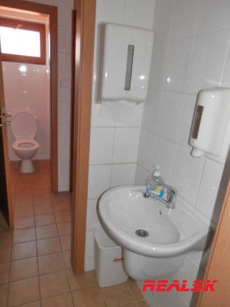 Prevádzková budova v centre Nitry na predaj - fotografia 19
