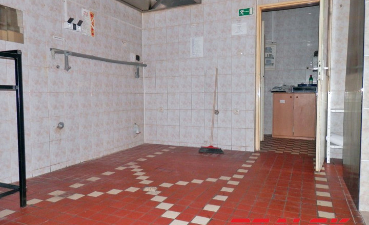 Priestory pre kaviareň, či služby, v Nitre na autobusovej stanici, na prenájom - fotografia 4