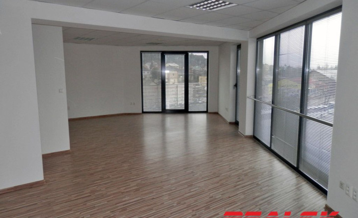 Kancelárske priestory s terasou v centre Nitry na prenájom - fotografia 1