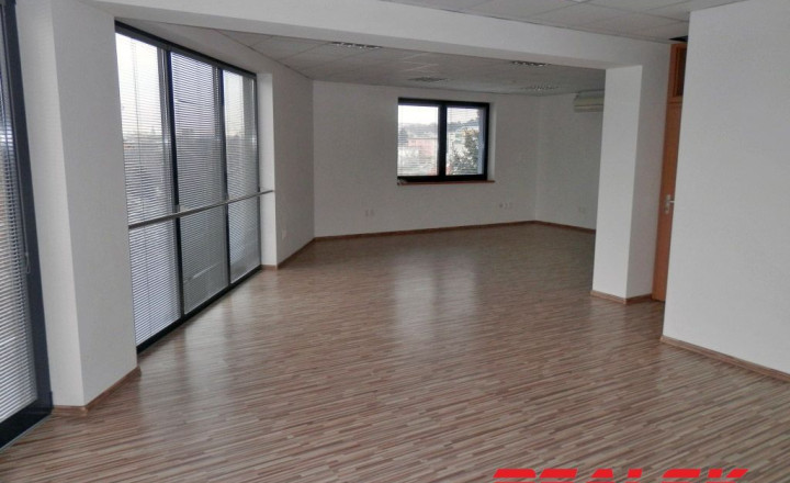 Kancelárske priestory s terasou v centre Nitry na prenájom - fotografia 6
