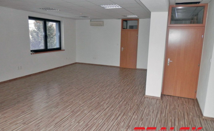 Kancelárske priestory s terasou v centre Nitry na prenájom - fotografia 7