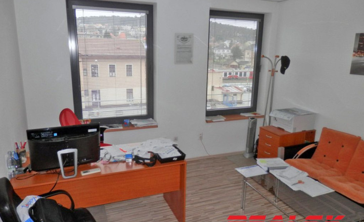 Kancelárske priestory s terasou v centre Nitry na prenájom - fotografia 11